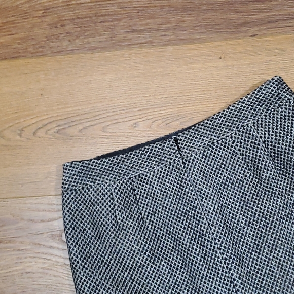 ANN TAYLOR PETITES skirt.   #3335 - Picture 4 of 6